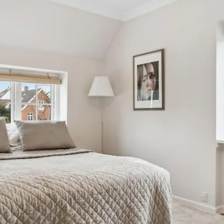 Huge In Hellerup With A Large Garden - Very Close To Villa Copenhague