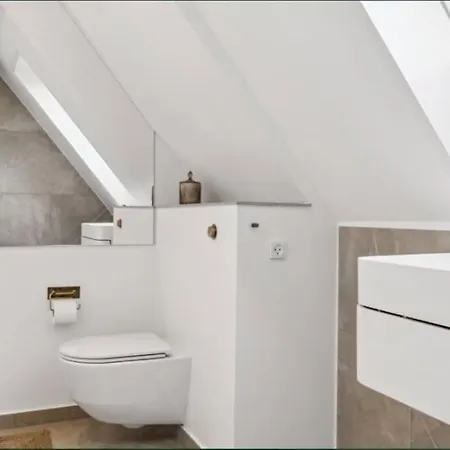 Huge In Hellerup With A Large Garden - Very Close To Köpenhamn