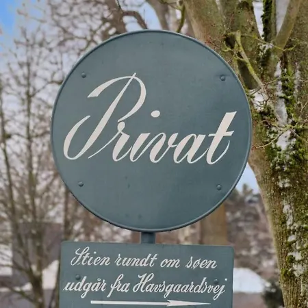 Huge In Hellerup With A Large Garden - Very Close To Villa *