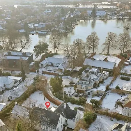 Villa Huge In Hellerup With A Large Garden - Very Close To *