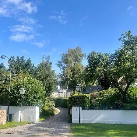 Huge In Hellerup With A Large Garden - Very Close To *